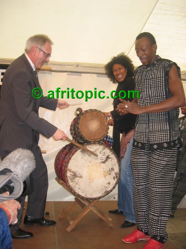 ../Images/afw2006c 224.jpg